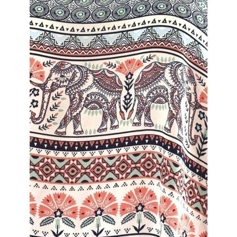 Torrid Plus 3X Boho Elephant Tribal Button Back Detain Flowy Festival Blouse EUC - Picture 4 of 15